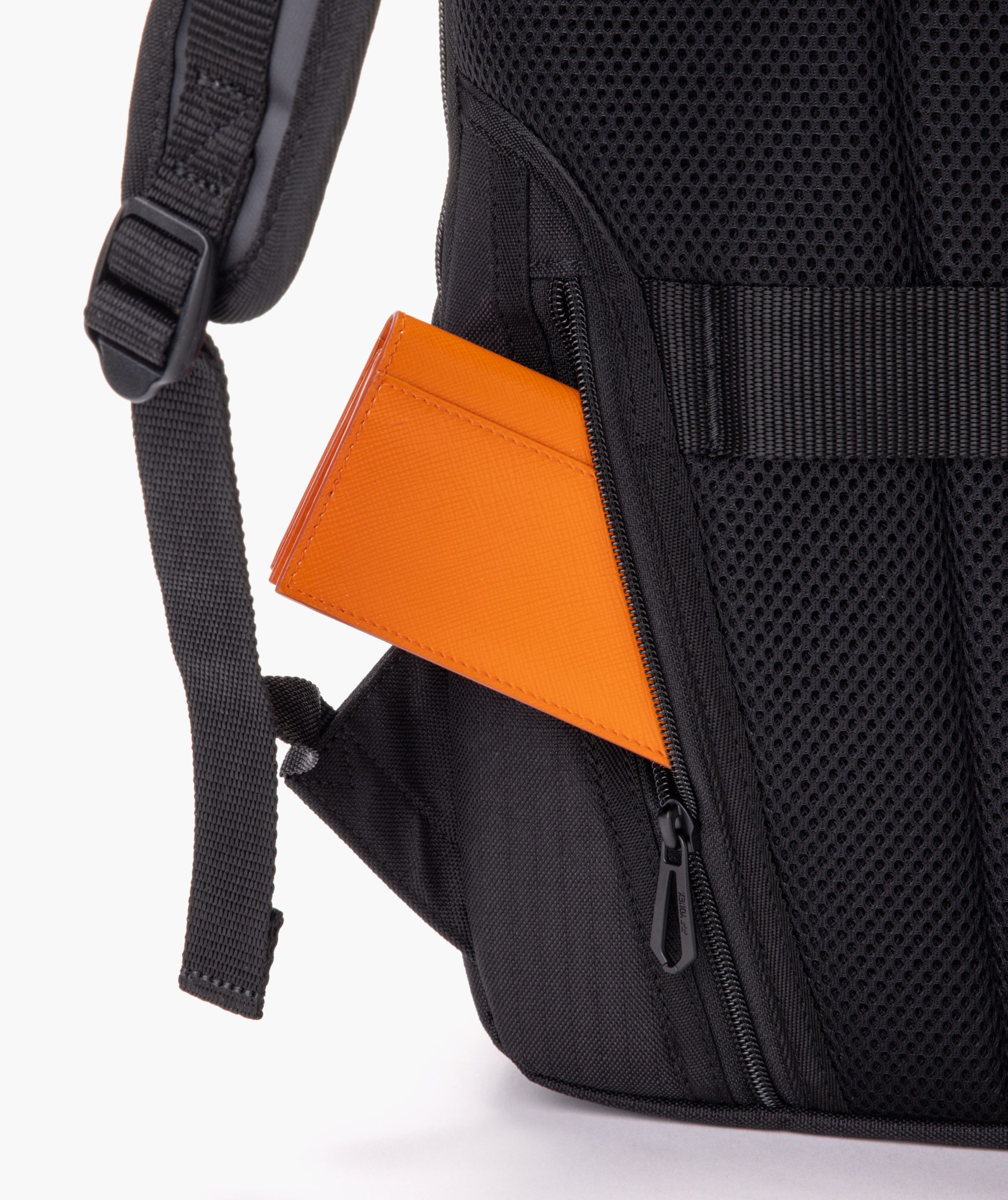 GEARLOGIC BACKPACK - Image 9